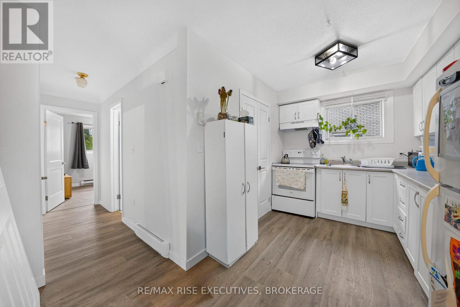 33 MONTGOMERY BOULEVARD - 19