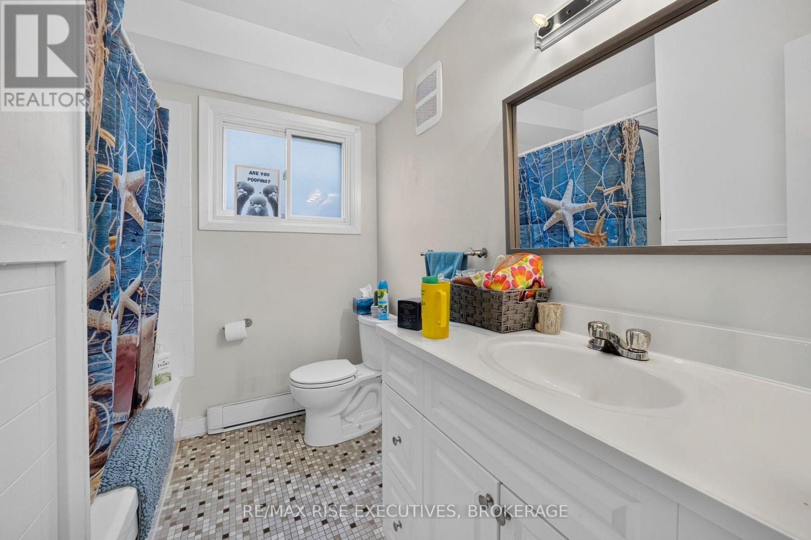 33 MONTGOMERY BOULEVARD - Image 20