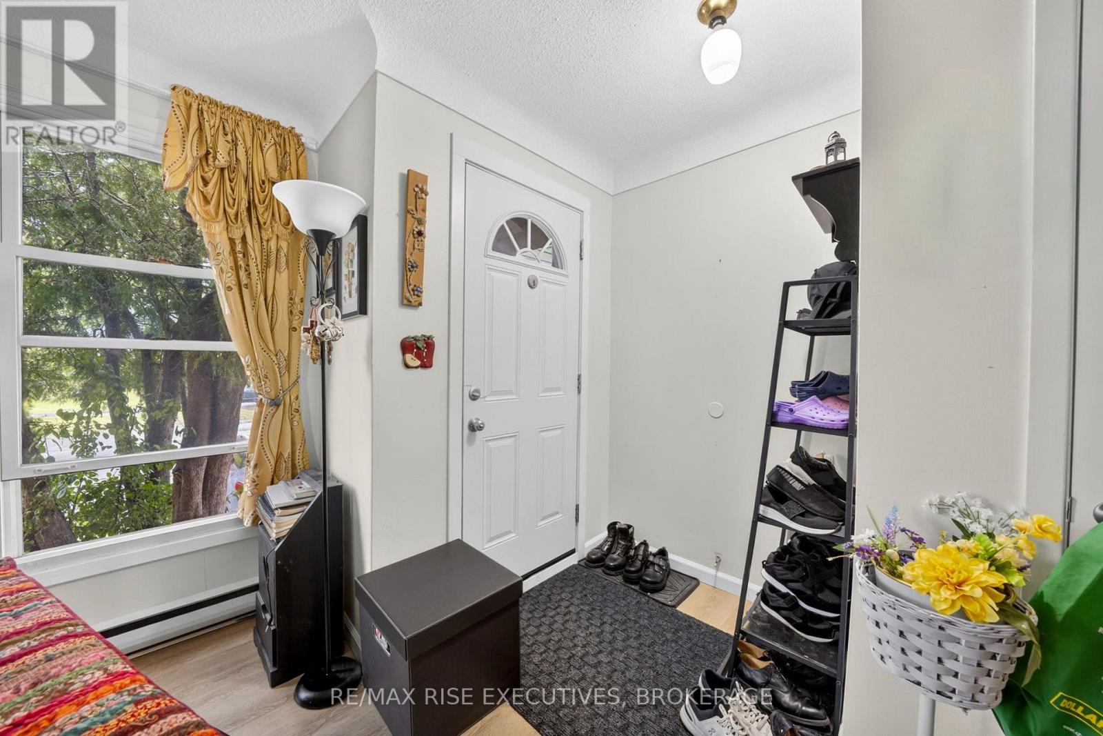33 MONTGOMERY BOULEVARD - 24