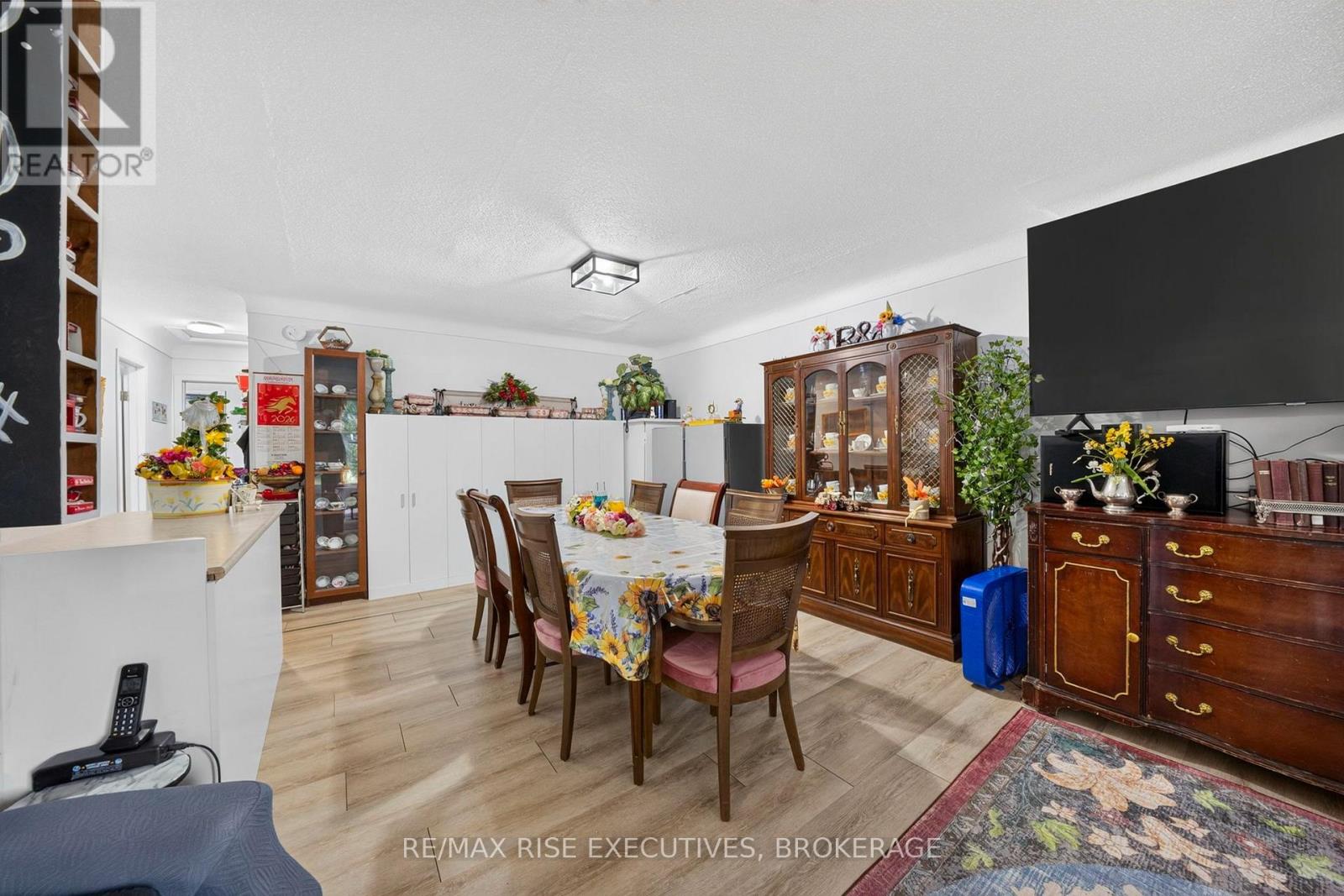 33 MONTGOMERY BOULEVARD - Image 27