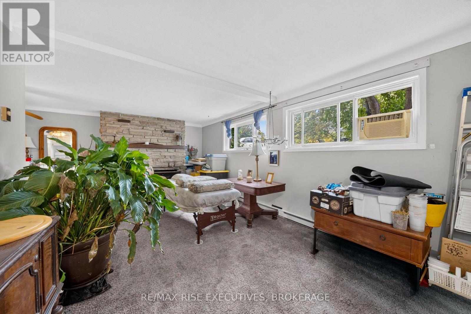 33 MONTGOMERY BOULEVARD - Image 35
