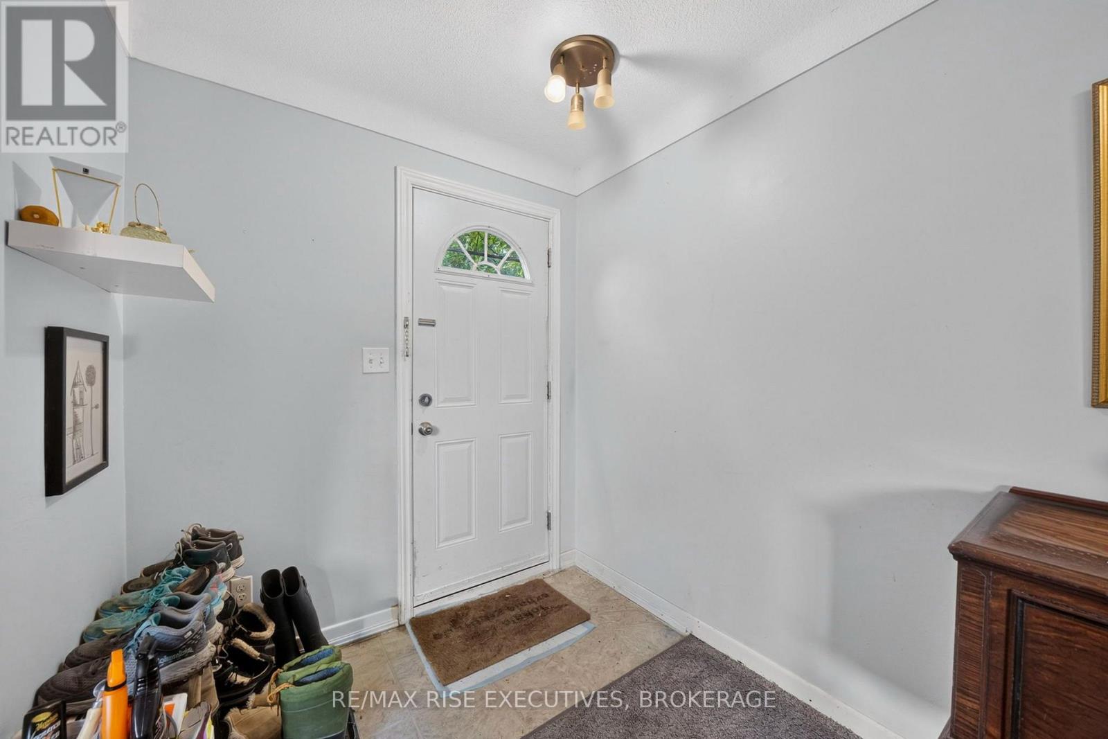 33 MONTGOMERY BOULEVARD - Image 36