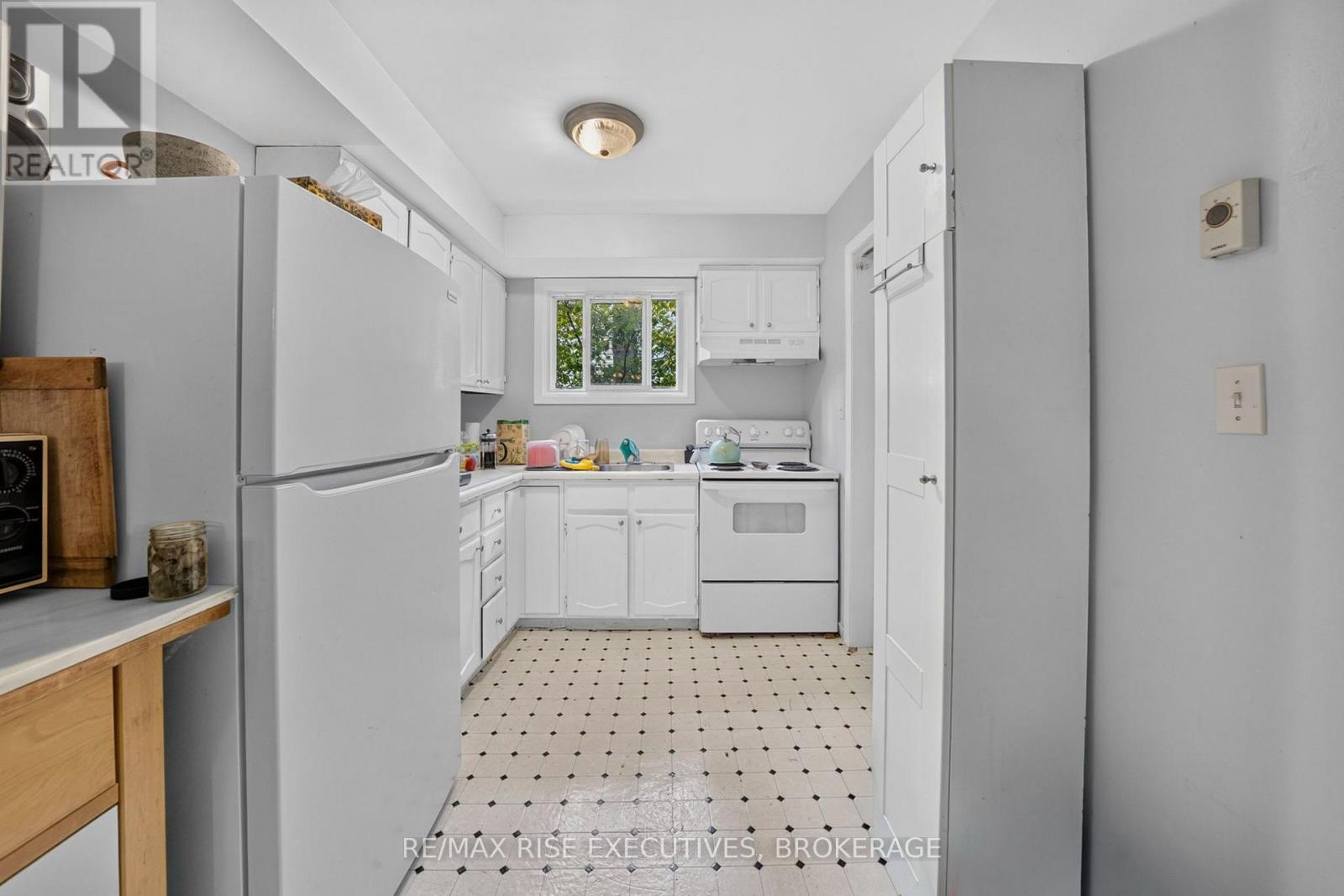 33 MONTGOMERY BOULEVARD - Image 39
