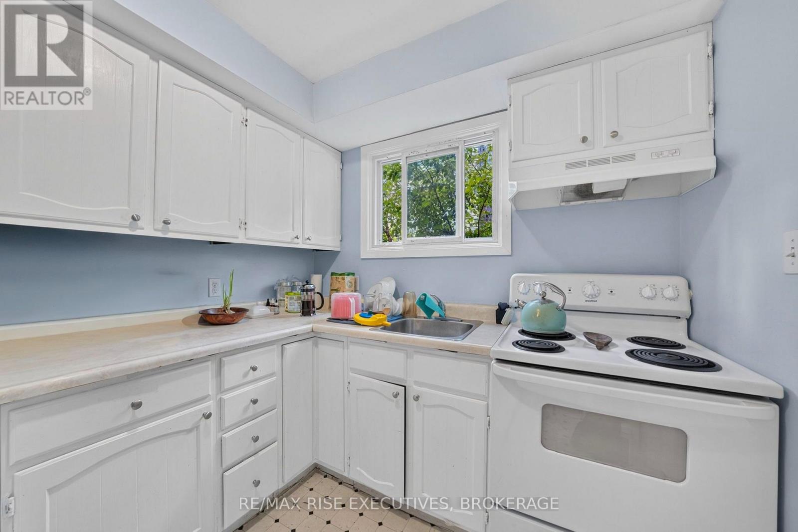33 MONTGOMERY BOULEVARD - 40