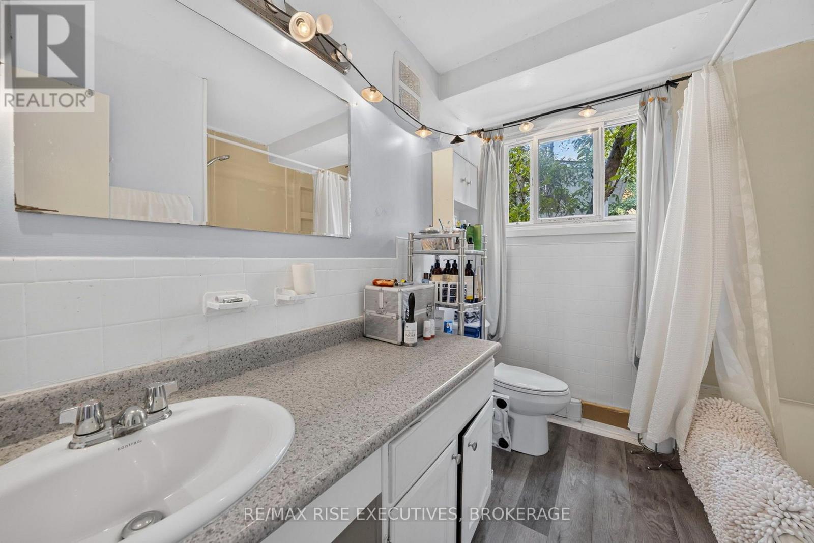 33 MONTGOMERY BOULEVARD - 43