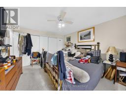 Living room - 33 Montgomery Boulevard, Kingston, ON K7M3N7 Photo 11