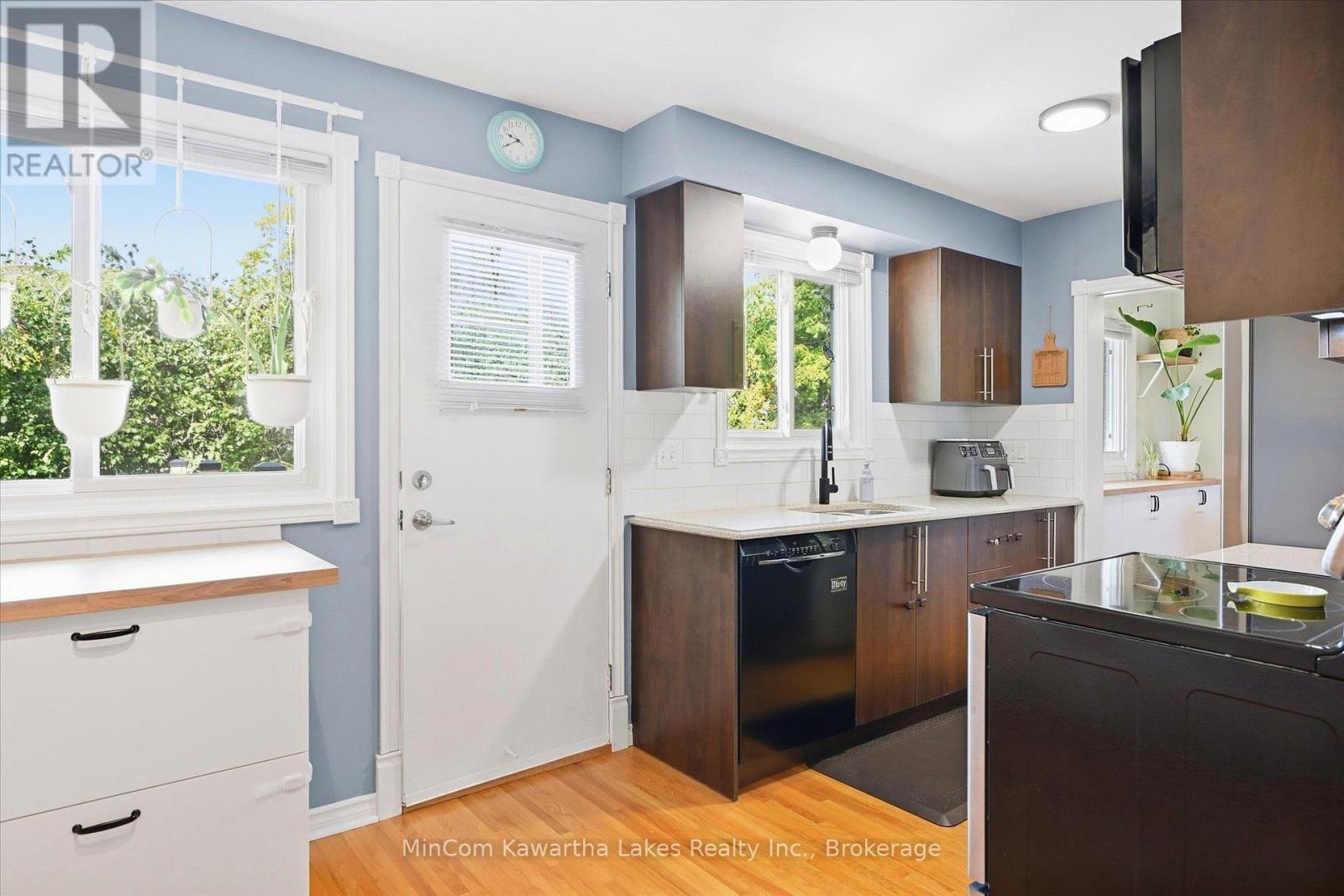 472 HIGHLAND ROAD - 21