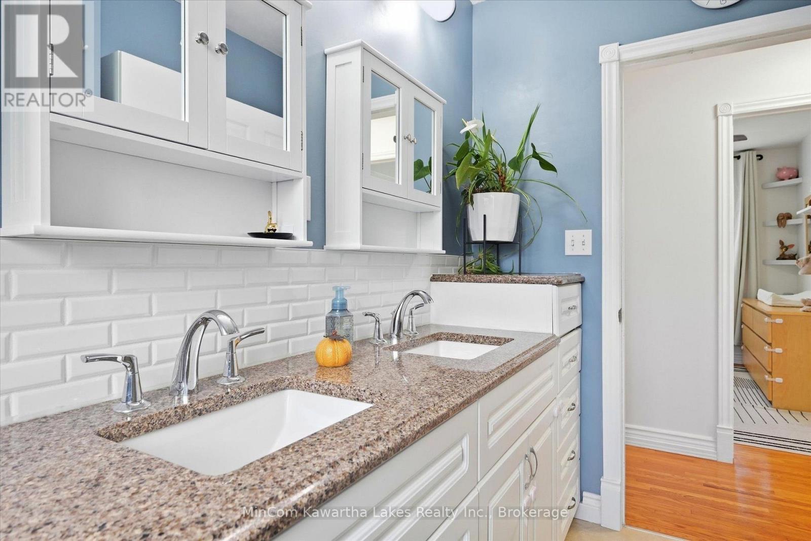 472 HIGHLAND ROAD - 26