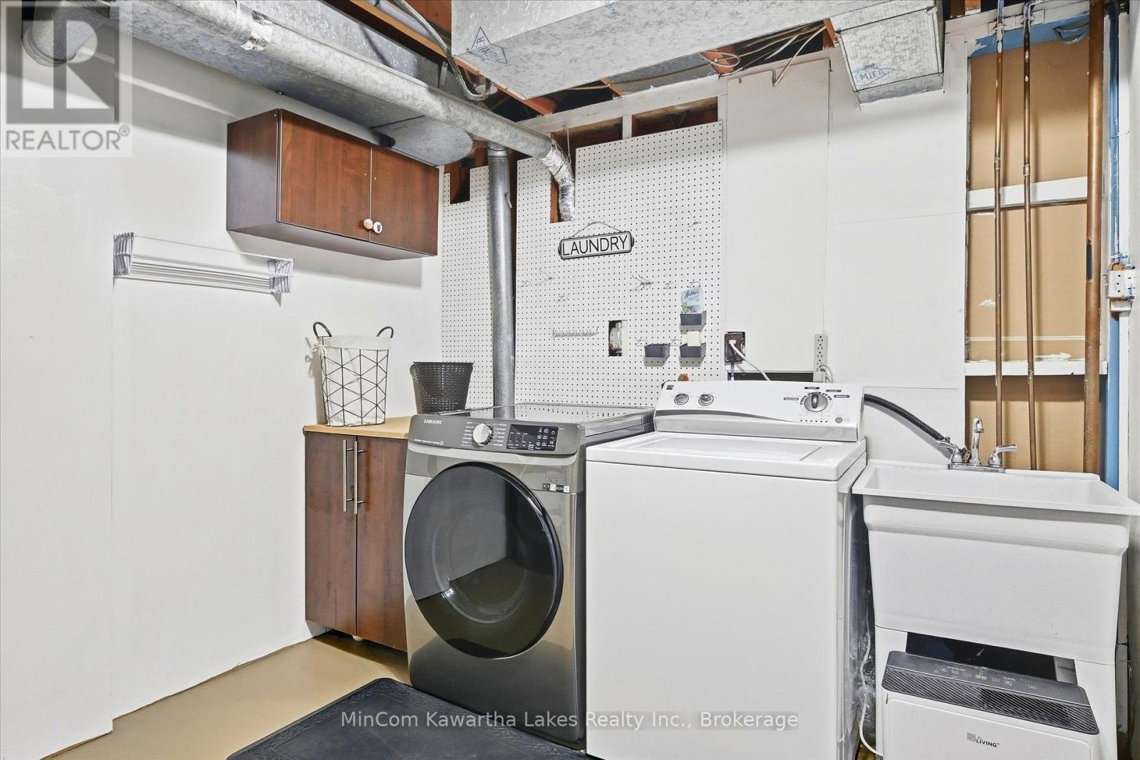 472 HIGHLAND ROAD - 39
