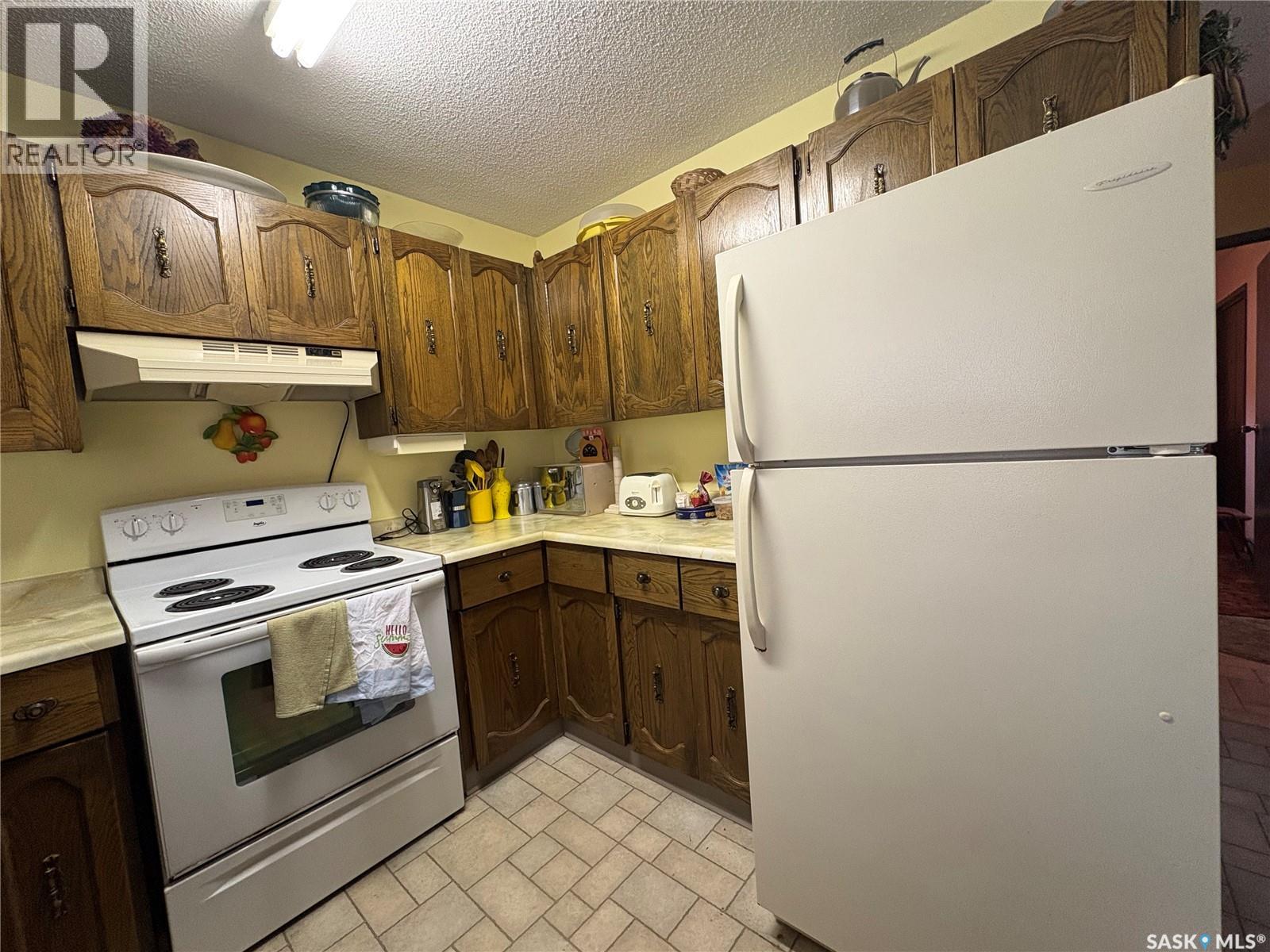 300 Livingstone Road, Pelly — photo 4