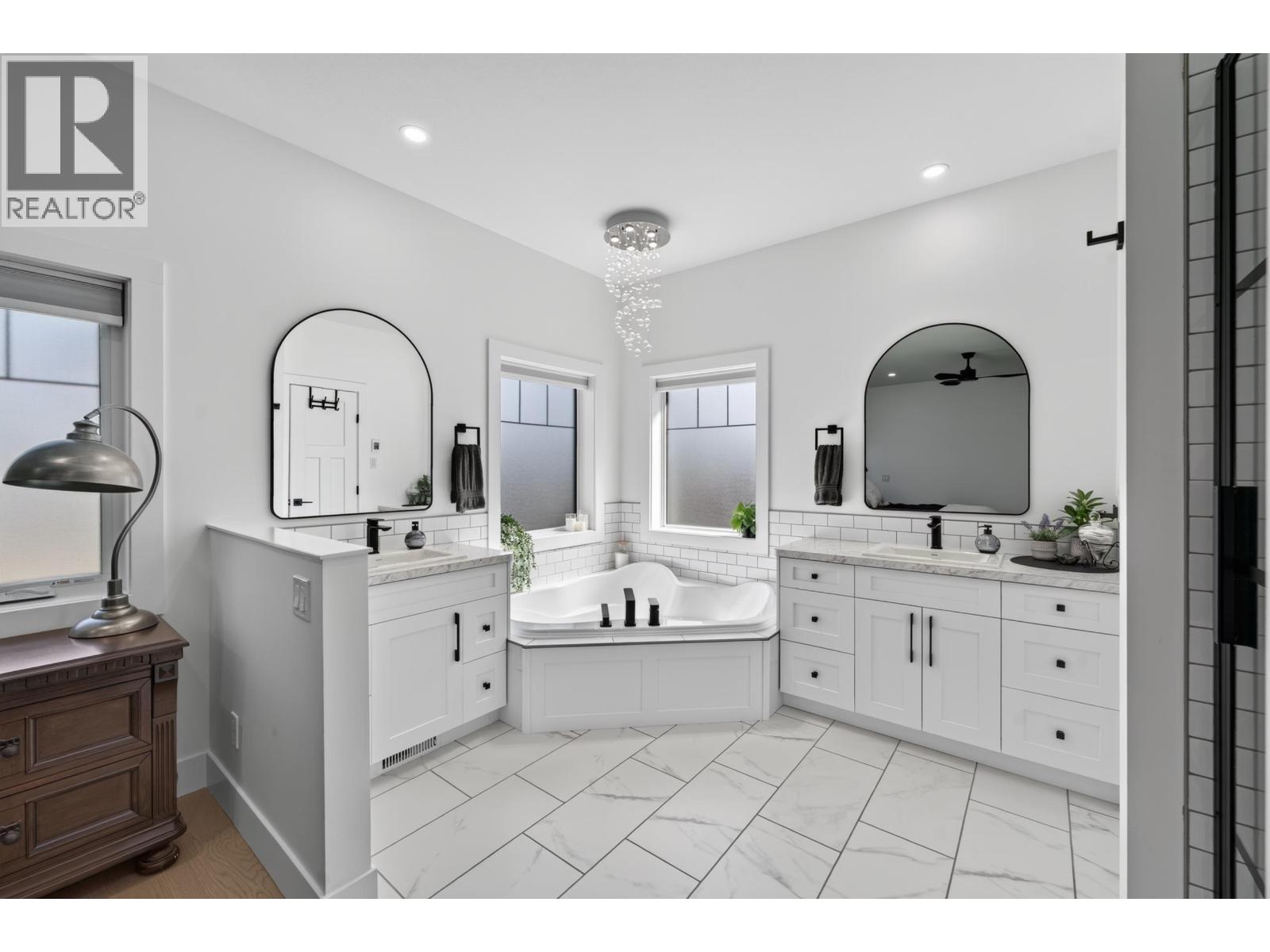 11212 114 AVENUE - Image 14