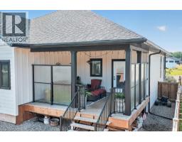 11212 114 Avenue, Fort St  John, BC V1J0R5 Photo 28