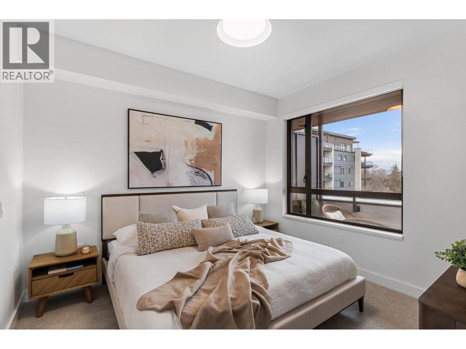 #311 3051 Abbott Street - Image 9