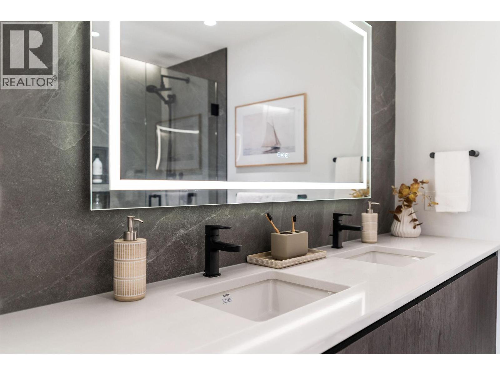 #311 3051 Abbott Street - 32