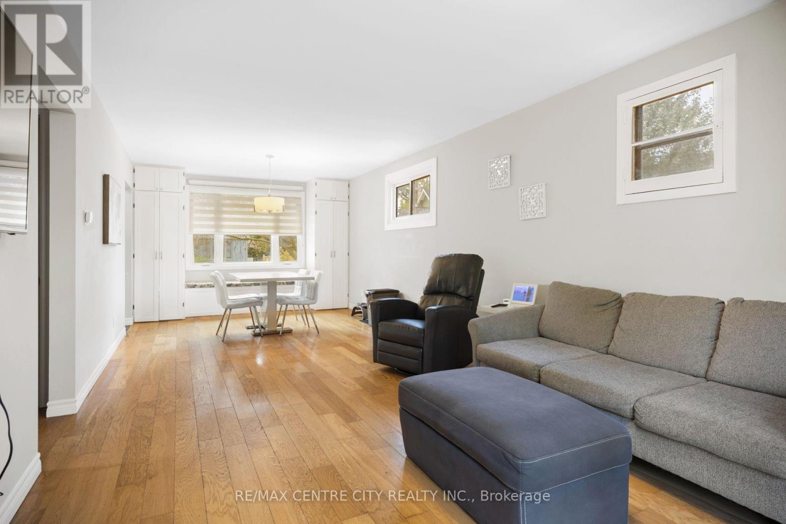 54 MILES STREET - Image 8
