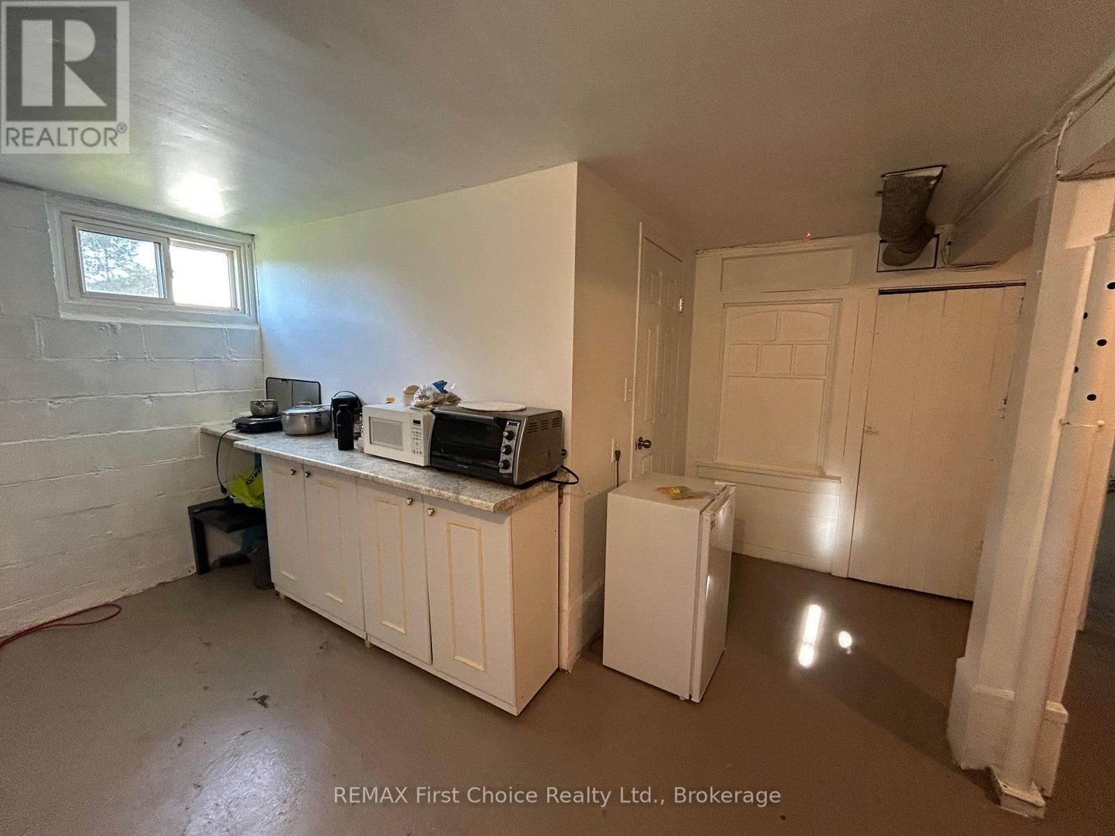 344 CORNWALL AVENUE - 17