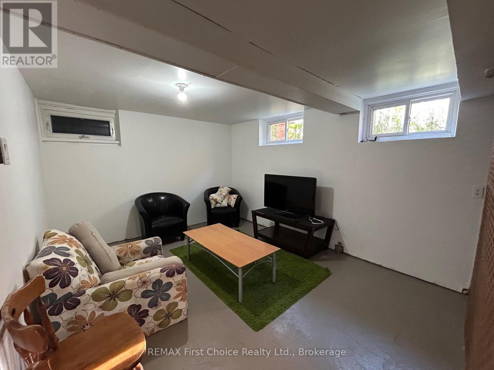 344 CORNWALL AVENUE - 19