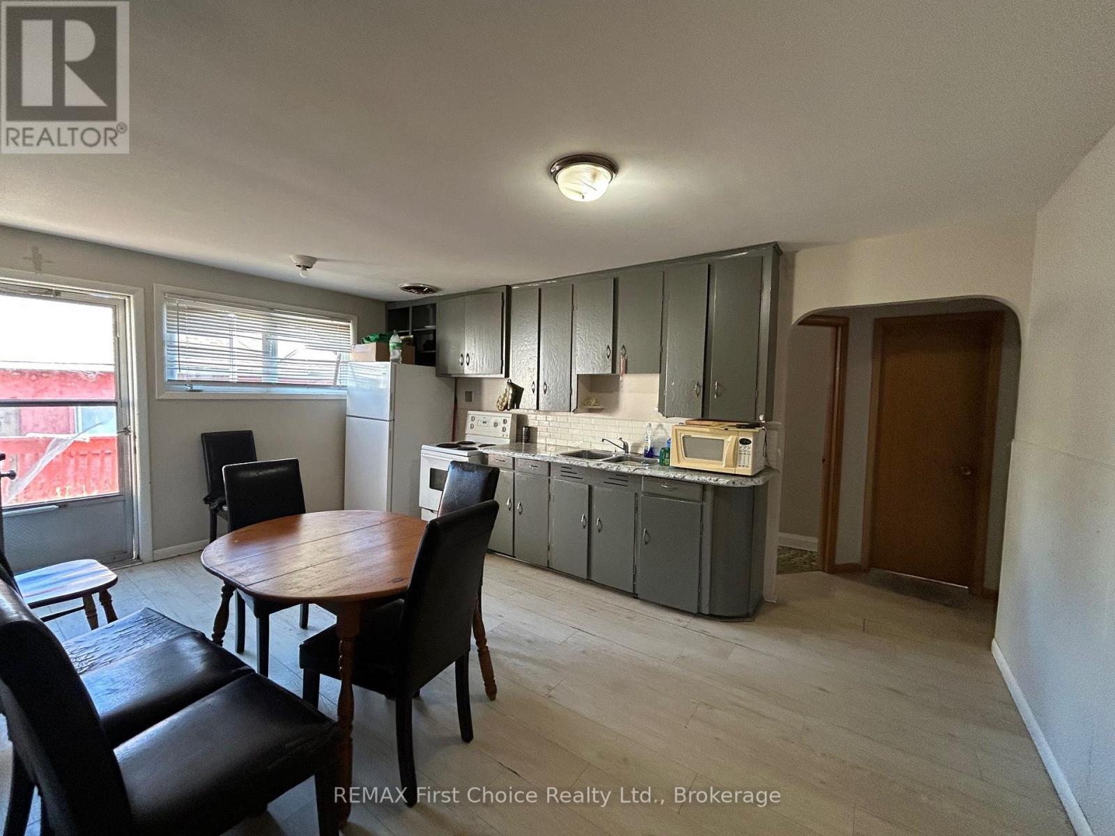 344 CORNWALL AVENUE - 7
