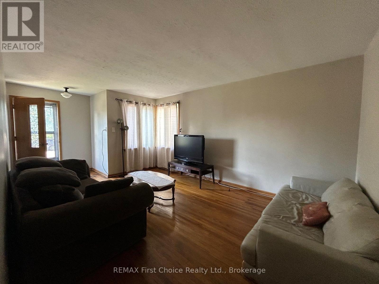 344 CORNWALL AVENUE - 8