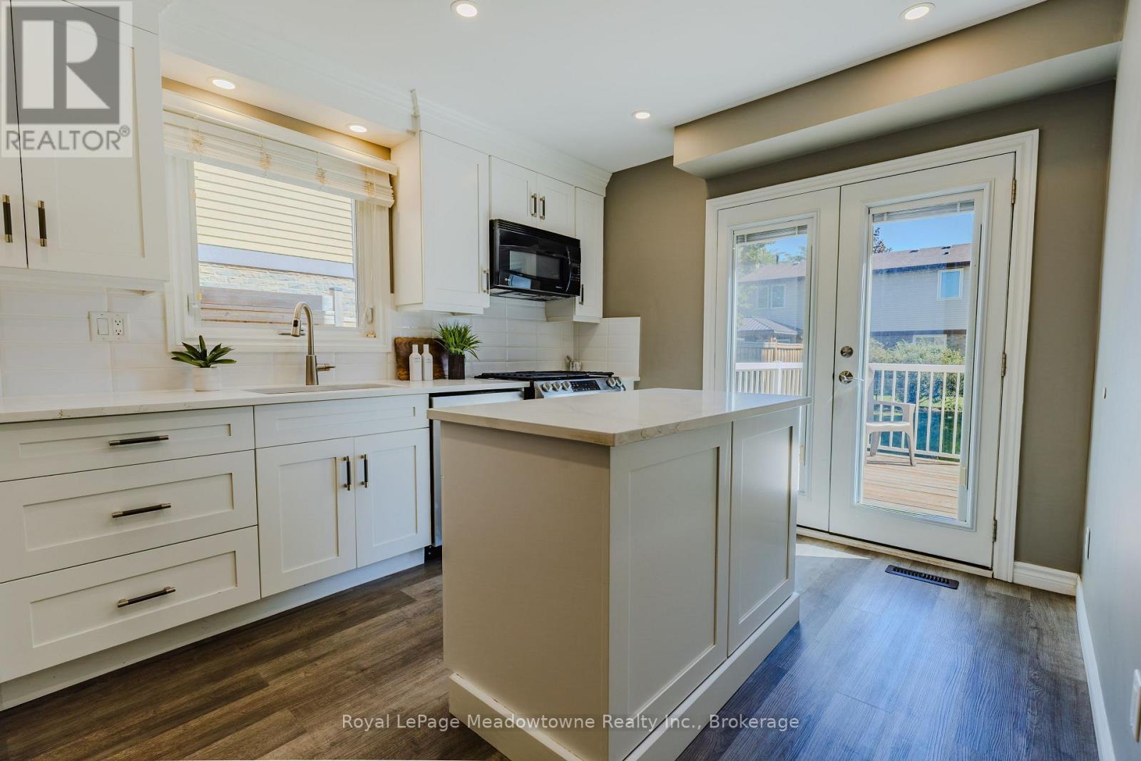 902 LAURIER AVENUE, Milton (TM Timberlea) — photo 10