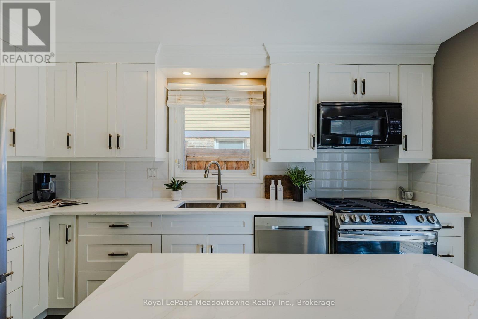 902 LAURIER AVENUE, Milton (TM Timberlea) — photo 11