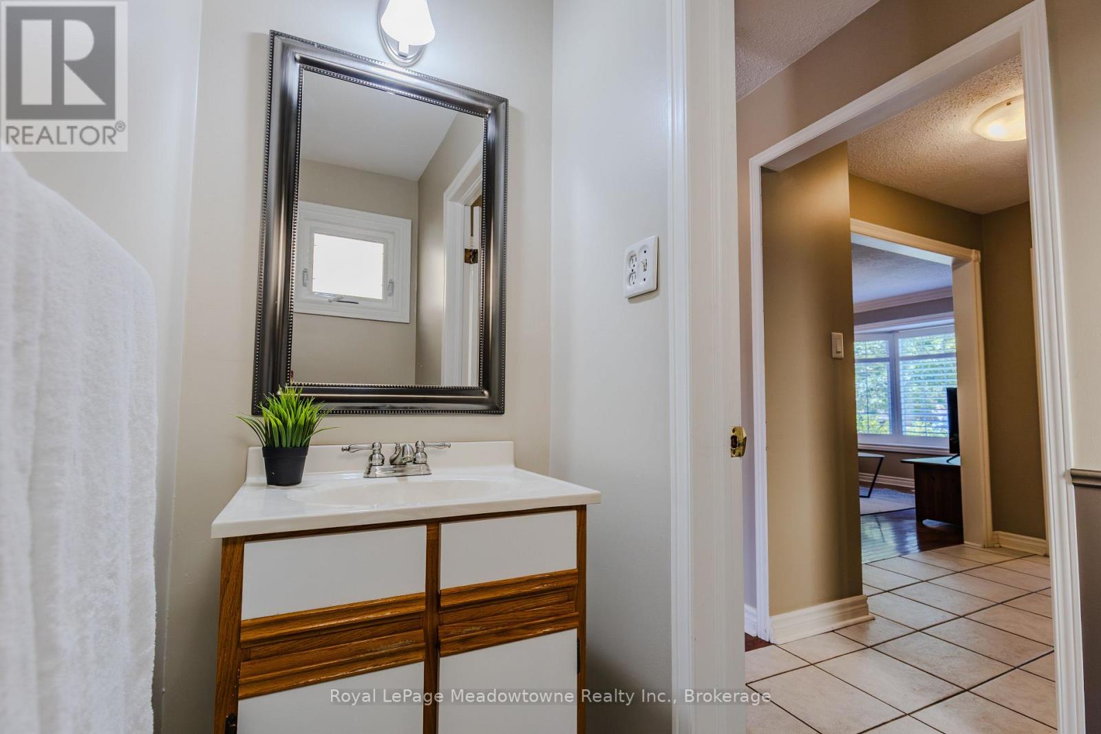 902 LAURIER AVENUE - 16