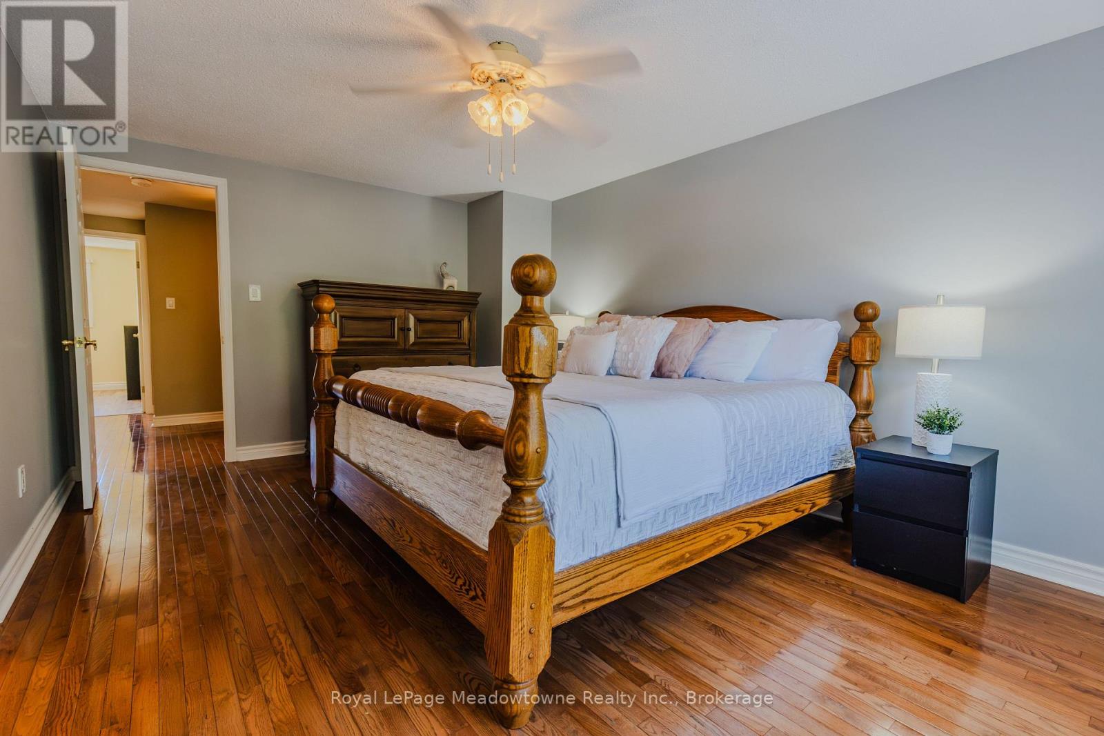 902 LAURIER AVENUE - 19