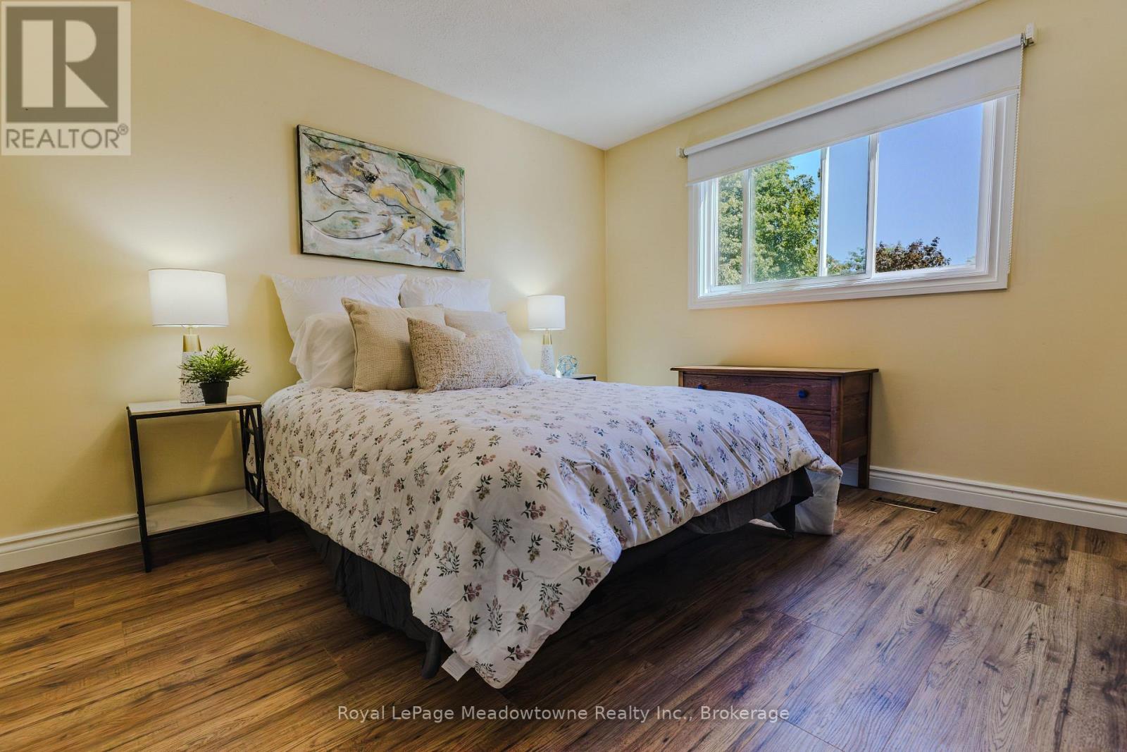 902 LAURIER AVENUE - Image 25