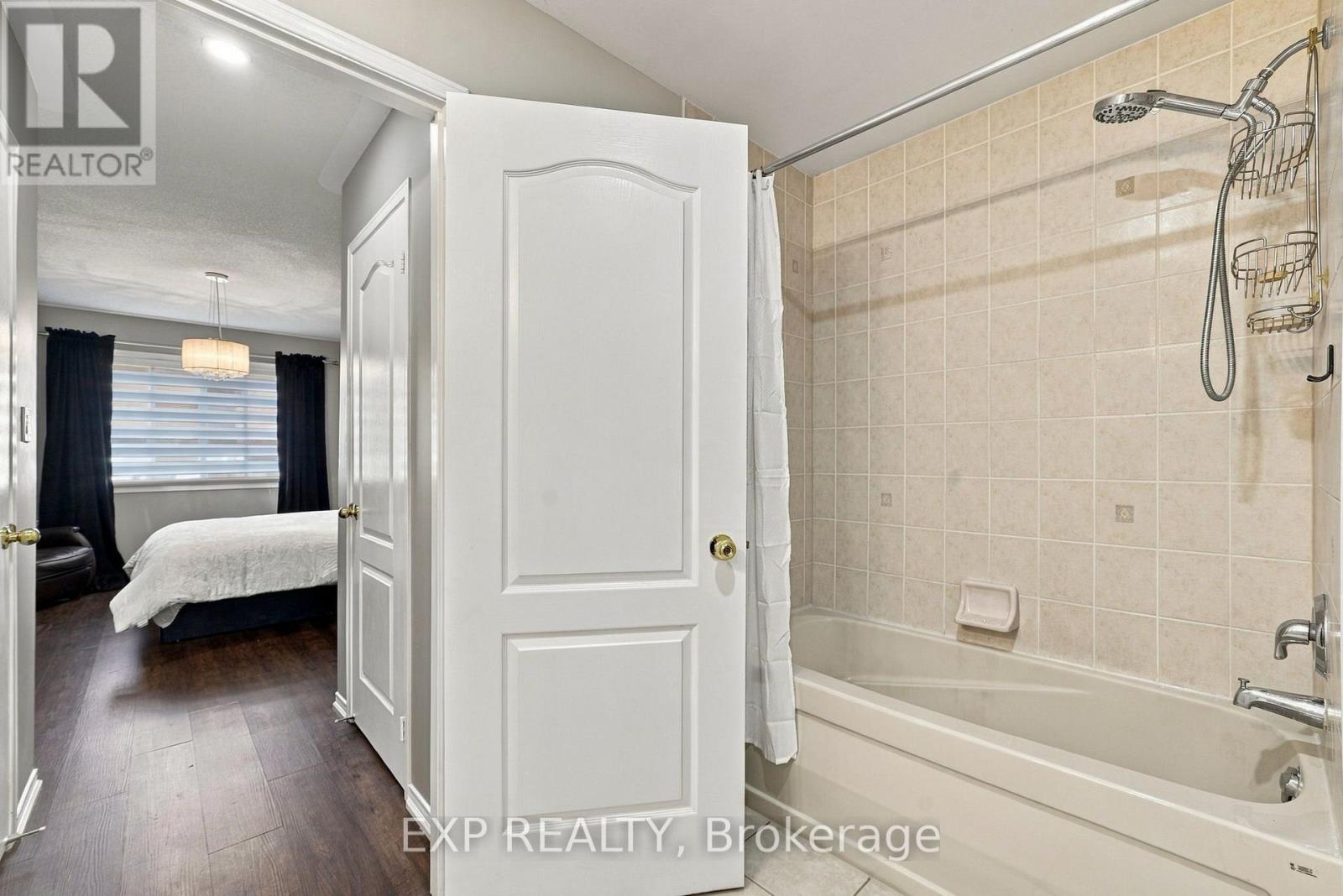 48 THACKERY DRIVE - 21