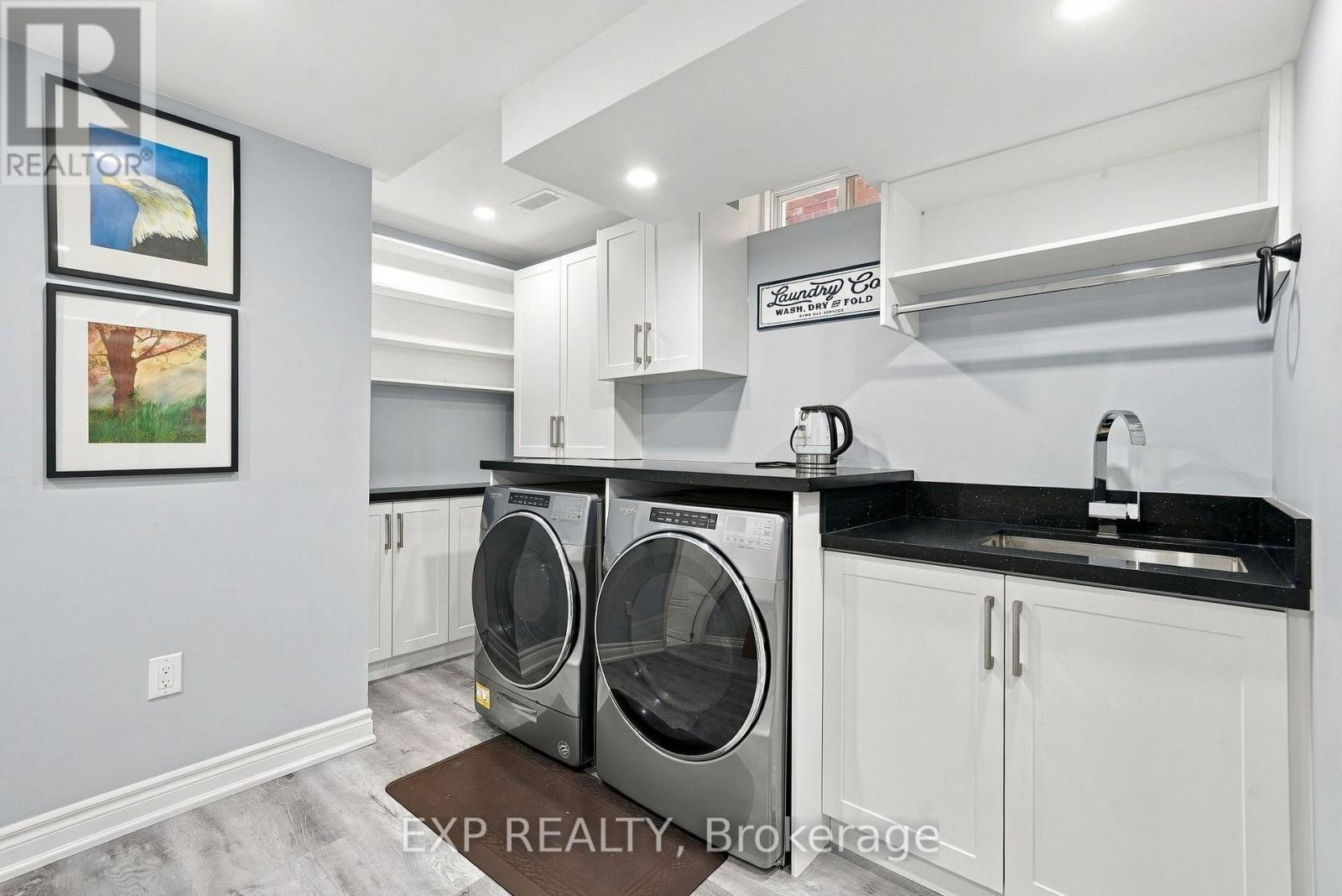 48 THACKERY DRIVE - 31