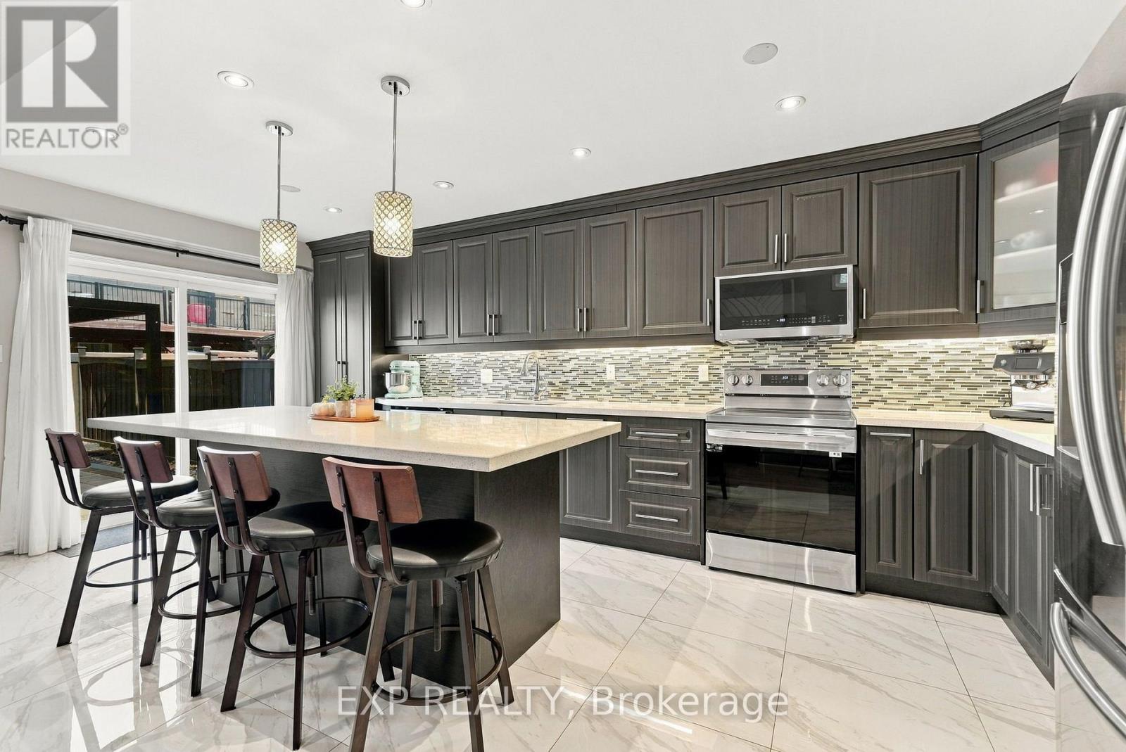 48 THACKERY DRIVE - 8