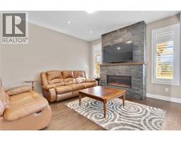 Kitchen - 213 Ladyslipper Drive, Waterloo, ON N2V0E2 Photo 11