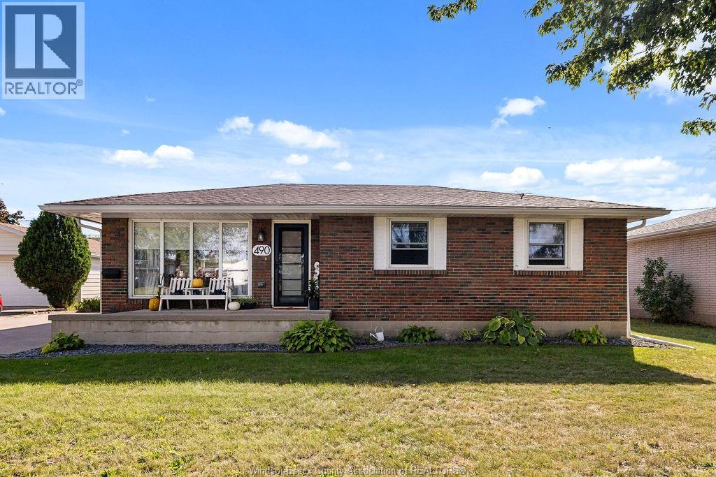490 VICTORY, LaSalle, Ontario, N9J1V7, LaSalle, Ontario — photo 2 of 5
