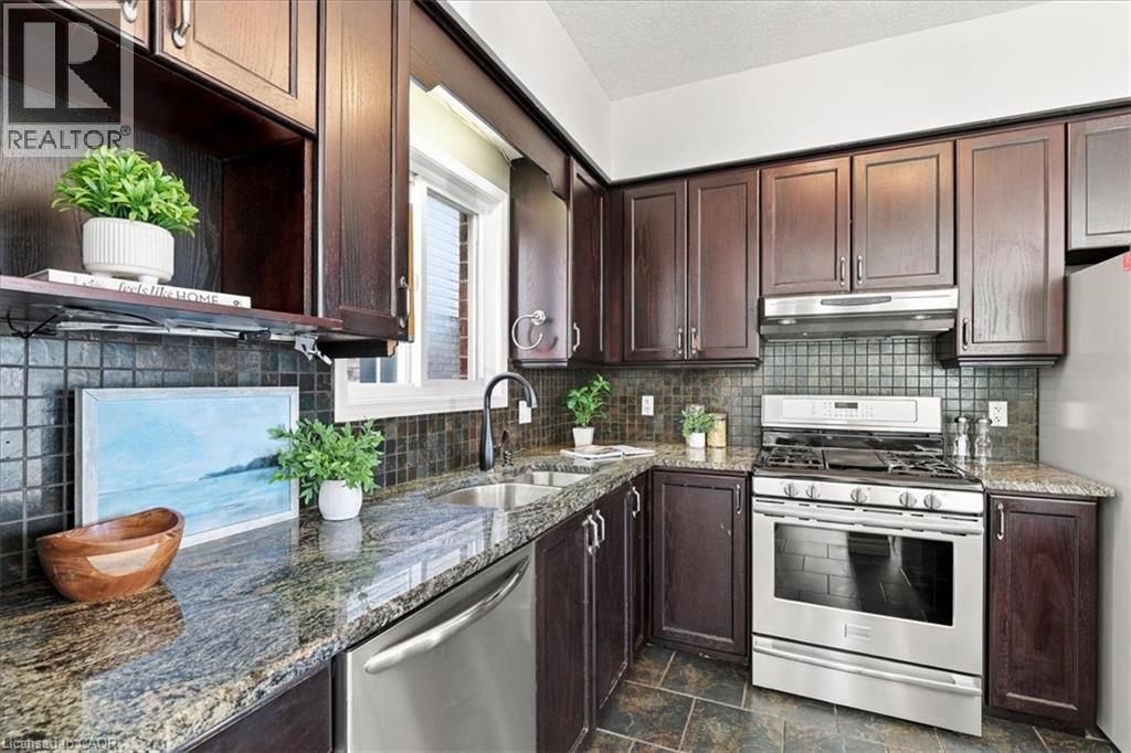 430 MOUNTAIN LAUREL Crescent - Image 11