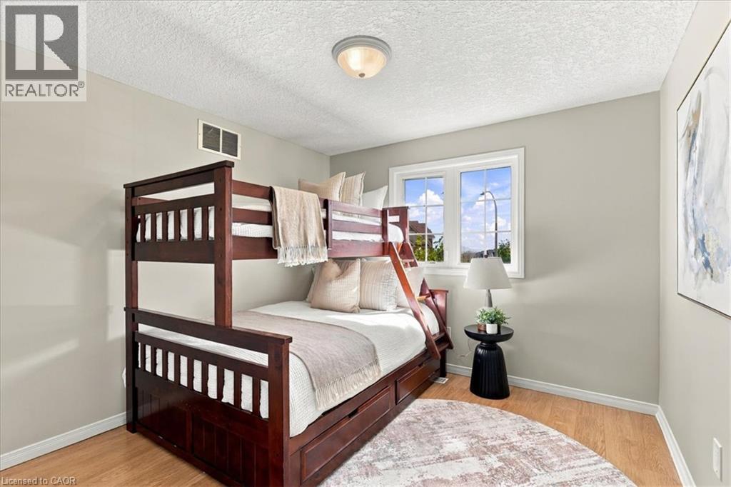 430 MOUNTAIN LAUREL Crescent - Image 32