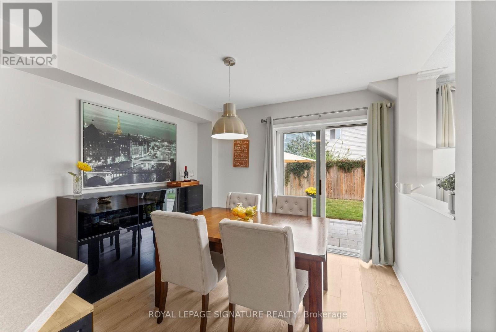 16 BEACHAM CRESCENT - 13