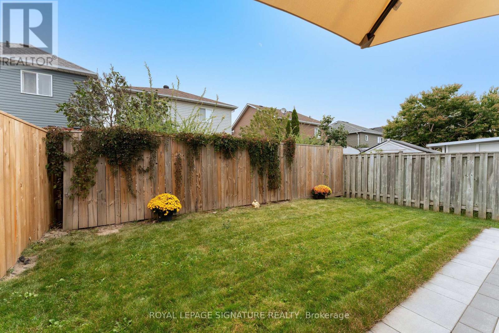 16 BEACHAM CRESCENT - 30