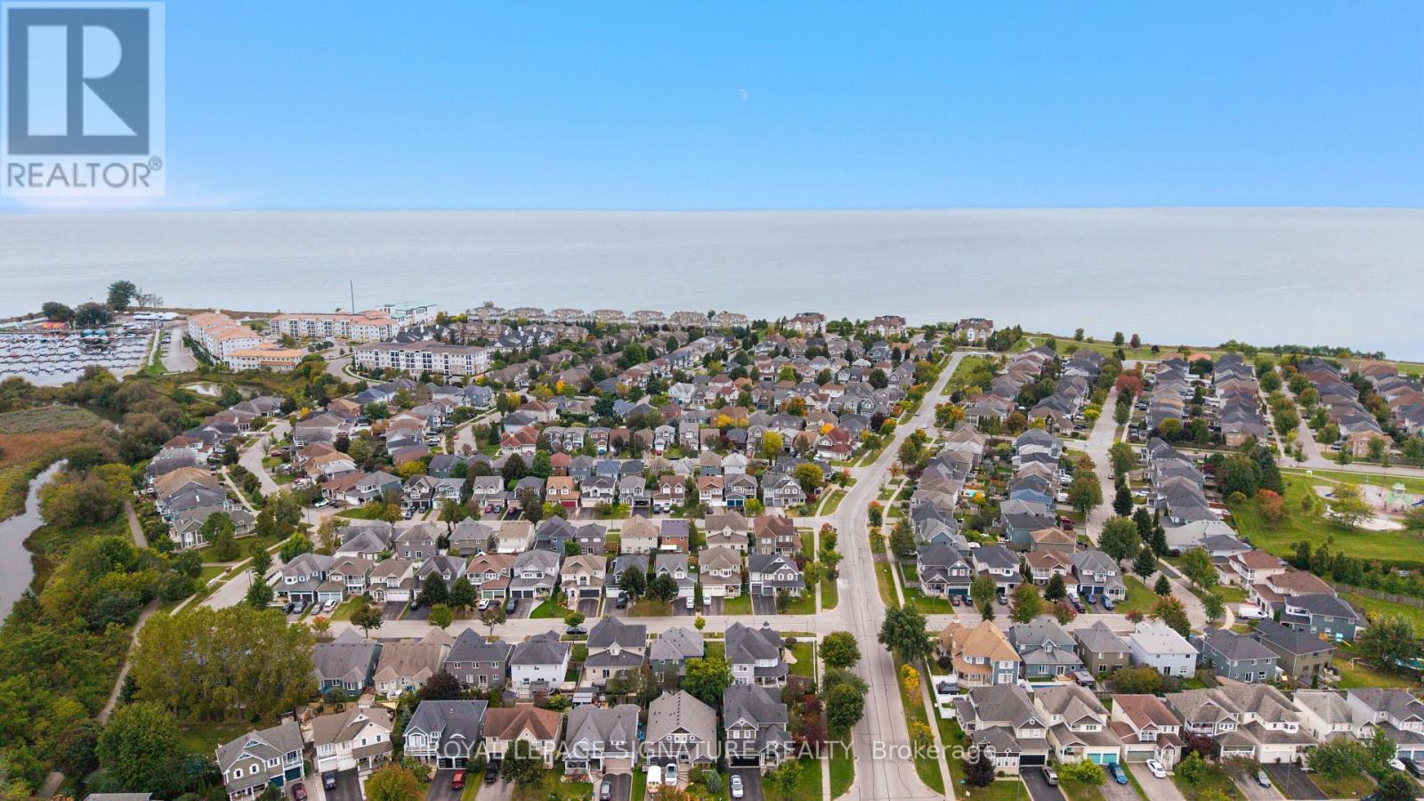 16 BEACHAM CRESCENT - 33