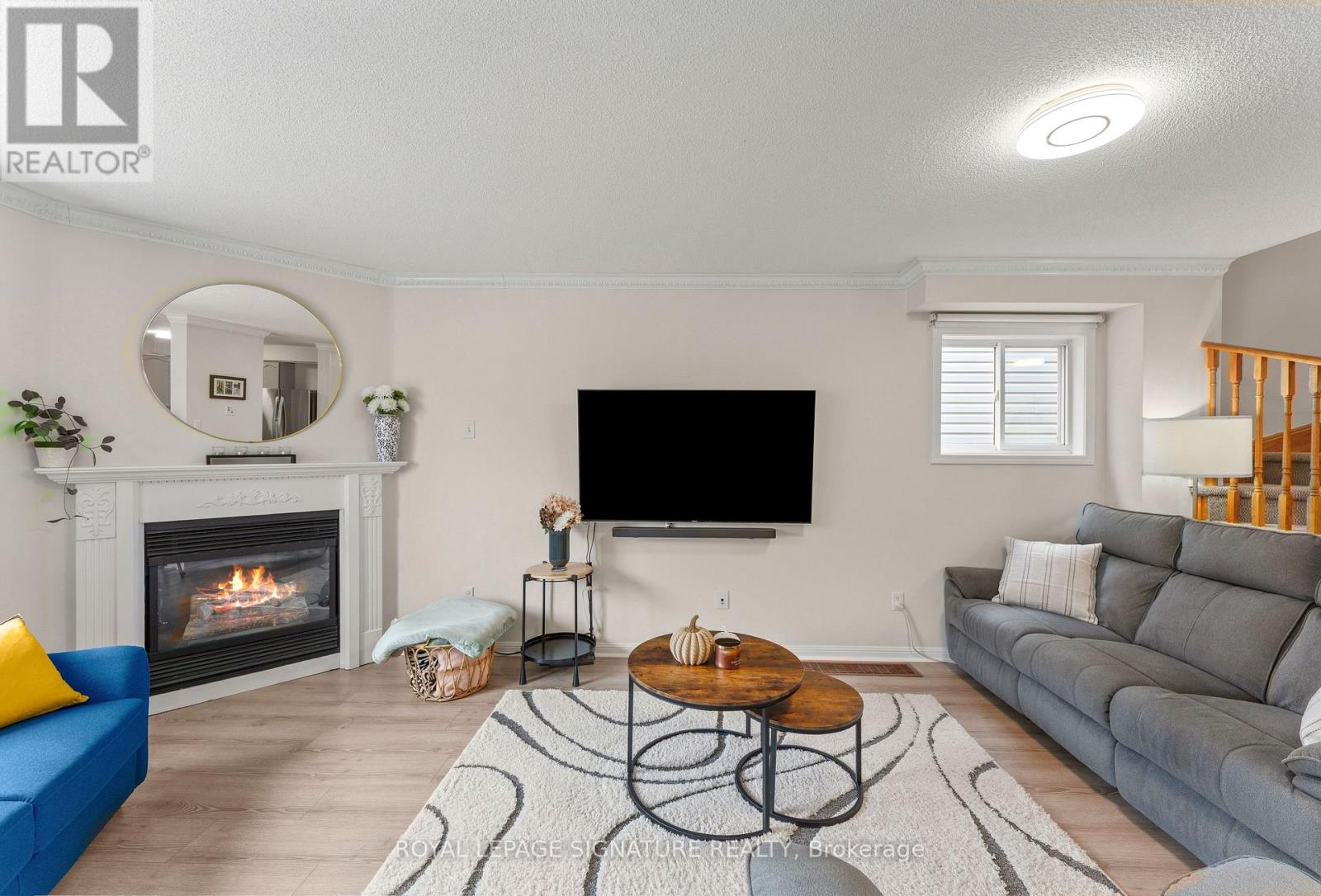 16 BEACHAM CRESCENT - 6