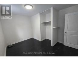 Kitchen - 712 Annland Street, Pickering, ON L1W1B4 Photo 6