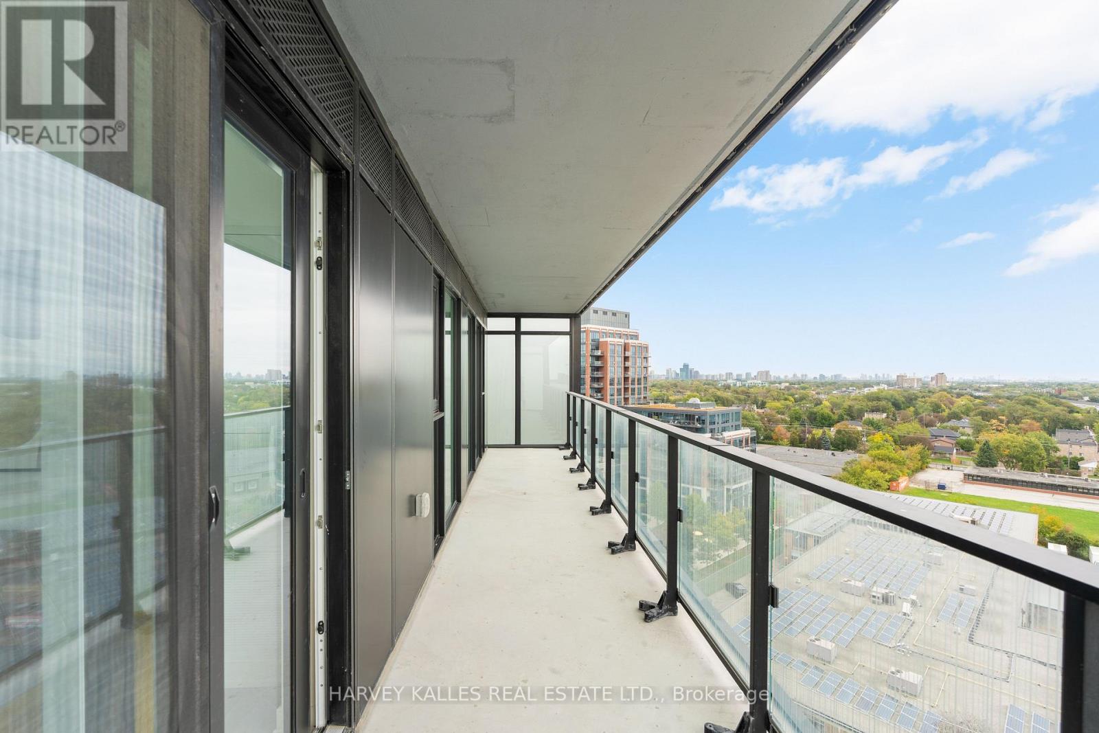 #1105 8 TIPPETT ROAD - 27