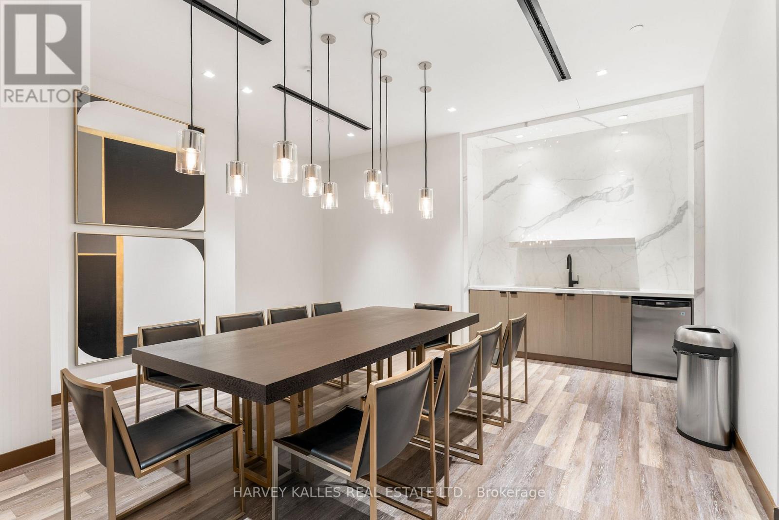 #1105 8 TIPPETT ROAD - Image 35