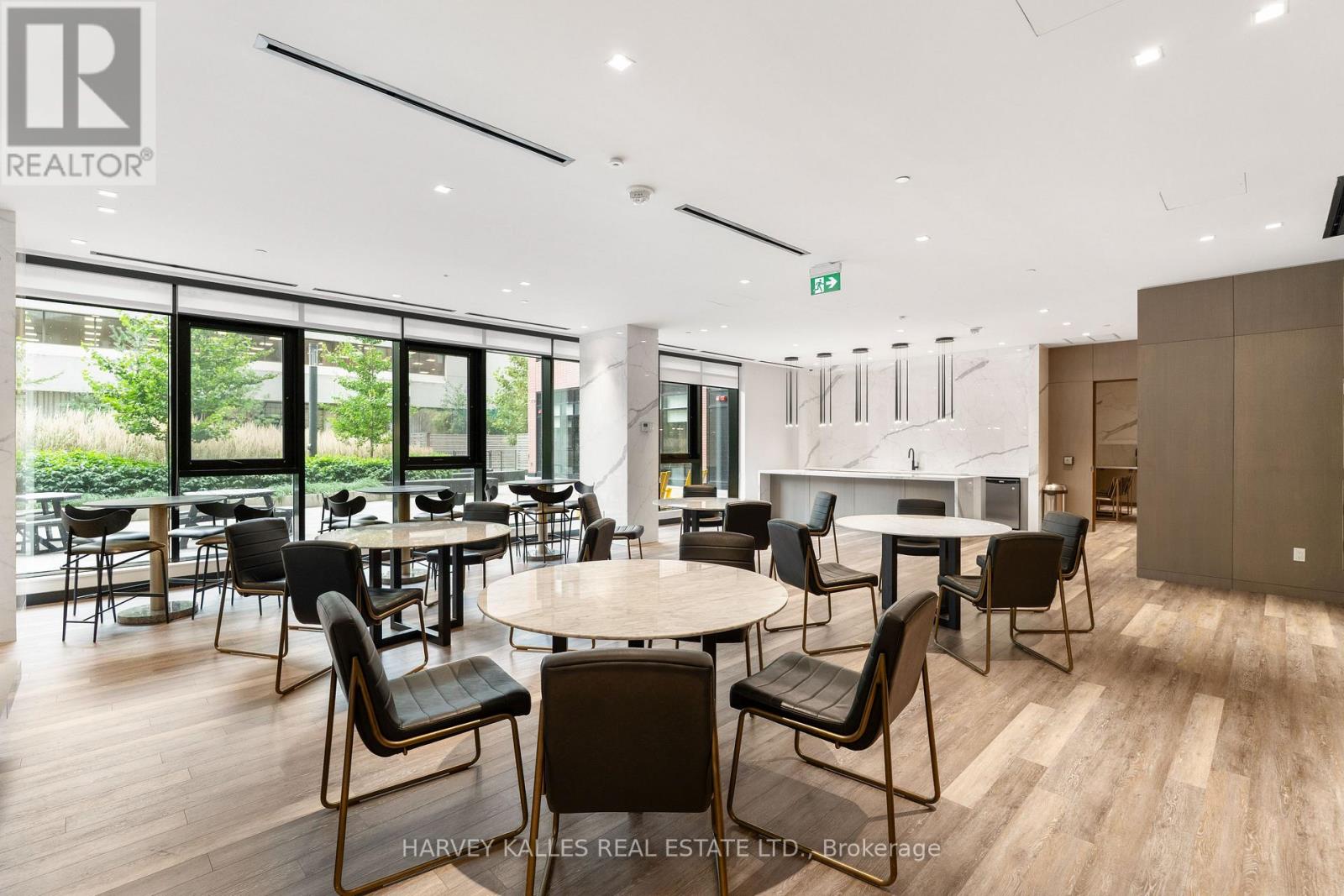#1105 8 TIPPETT ROAD - Image 33