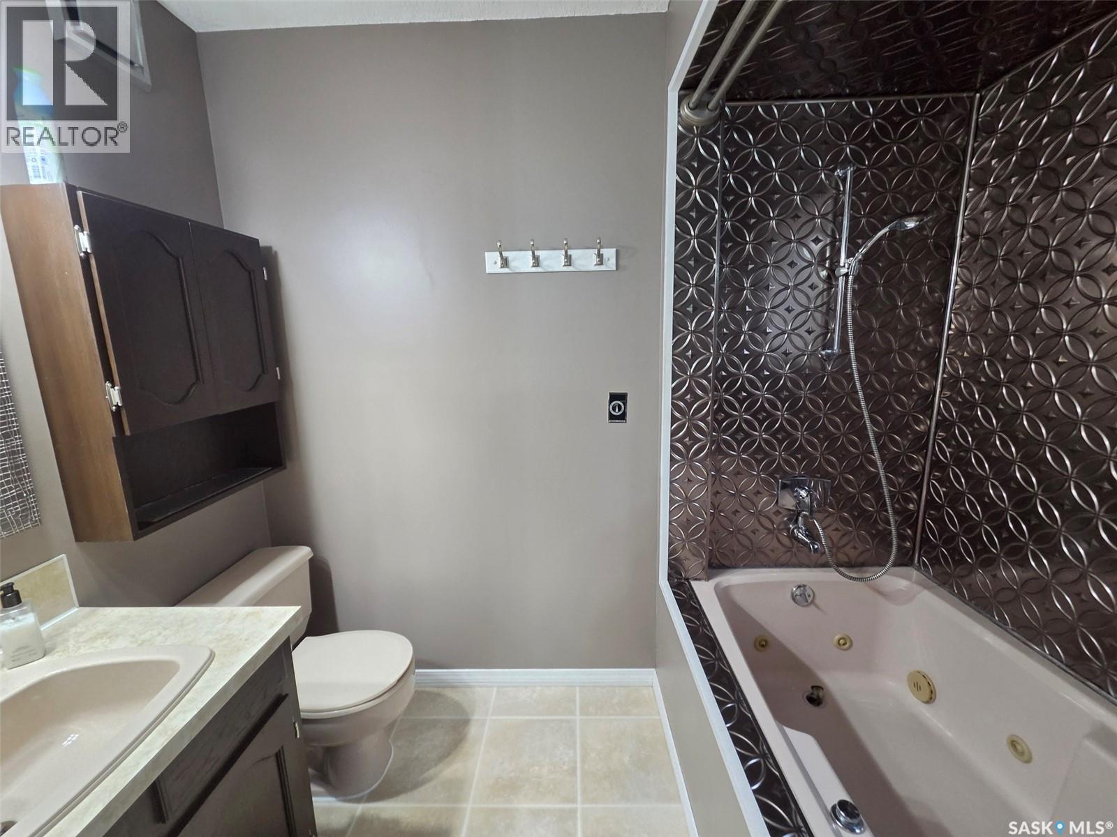228 Railway AVENUE, Wawota — photo 16