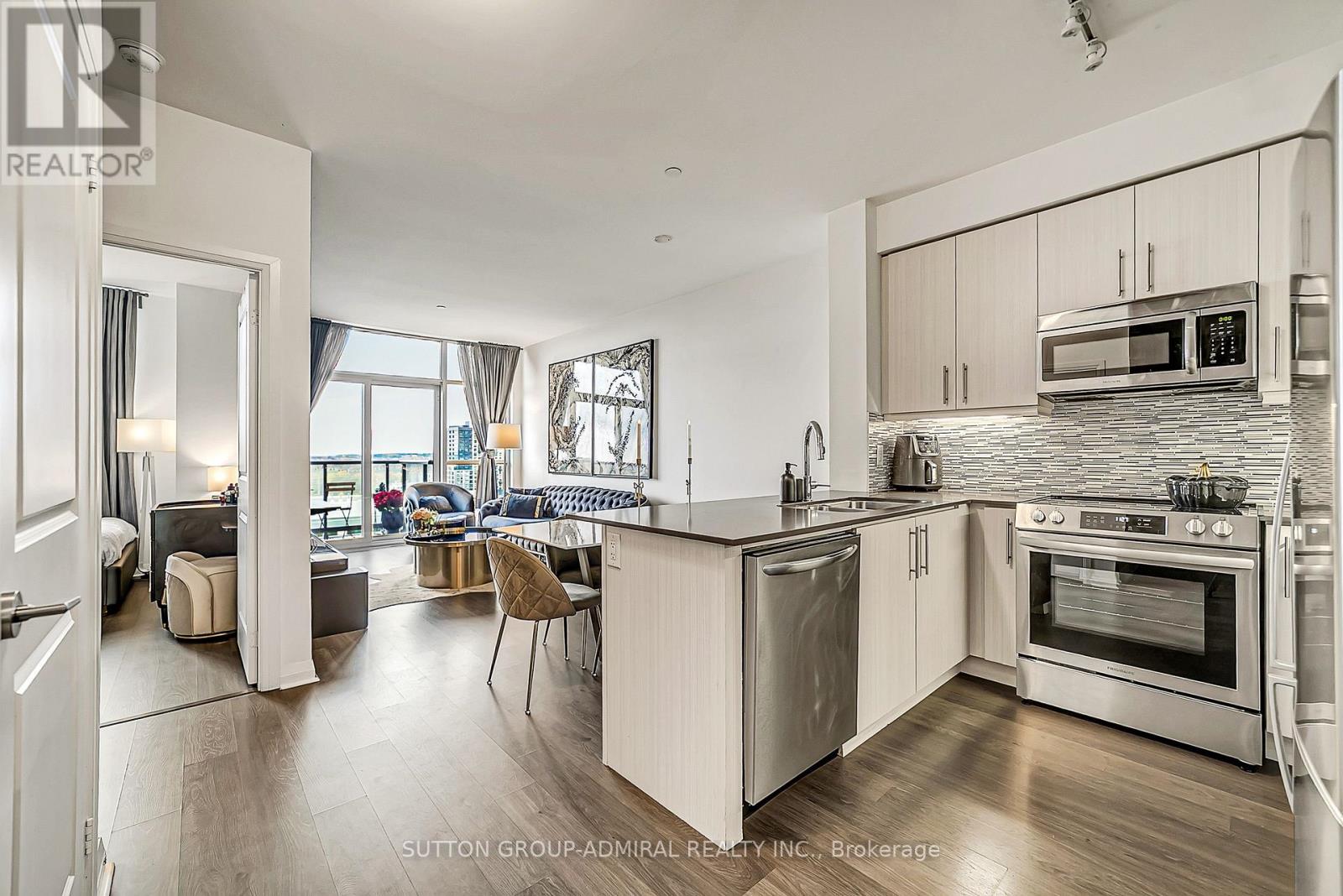 #1005 55 ONEIDA CRESCENT - Image 6
