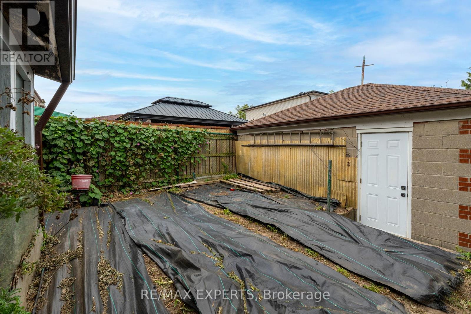 2 DONOFREE ROAD - 32