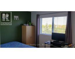 Bedroom 3 - 1675 Samuelson Circle, Mississauga, ON L5N7Z8 Photo 8