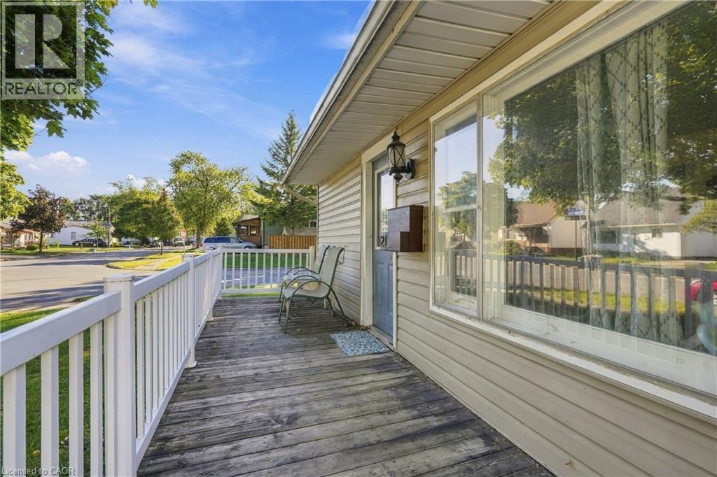21 EXETER Avenue - 11