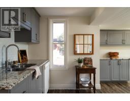 Family room - 155 Sherman Avenue S, Hamilton, ON L8M2R1 Photo 11