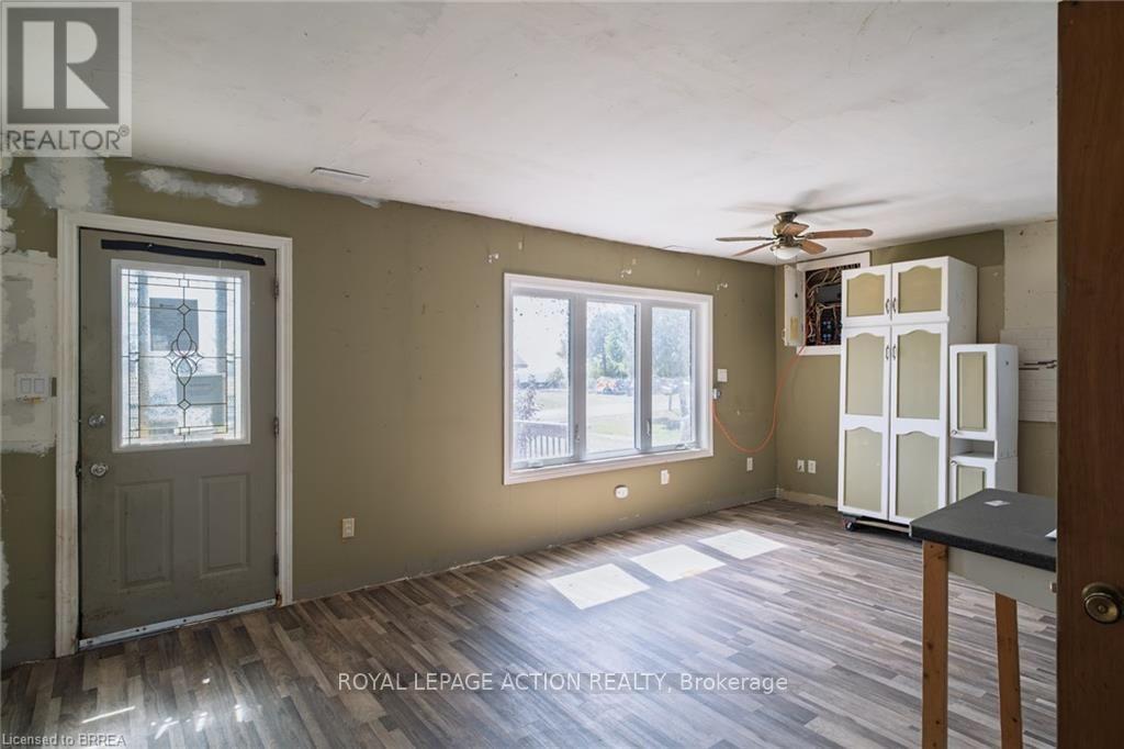 1459 LAKESHORE ROAD - 4